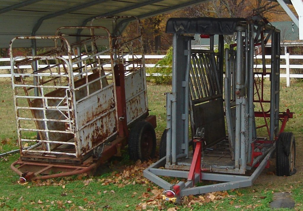 Scales and Head-Catch / Squeeze Chute